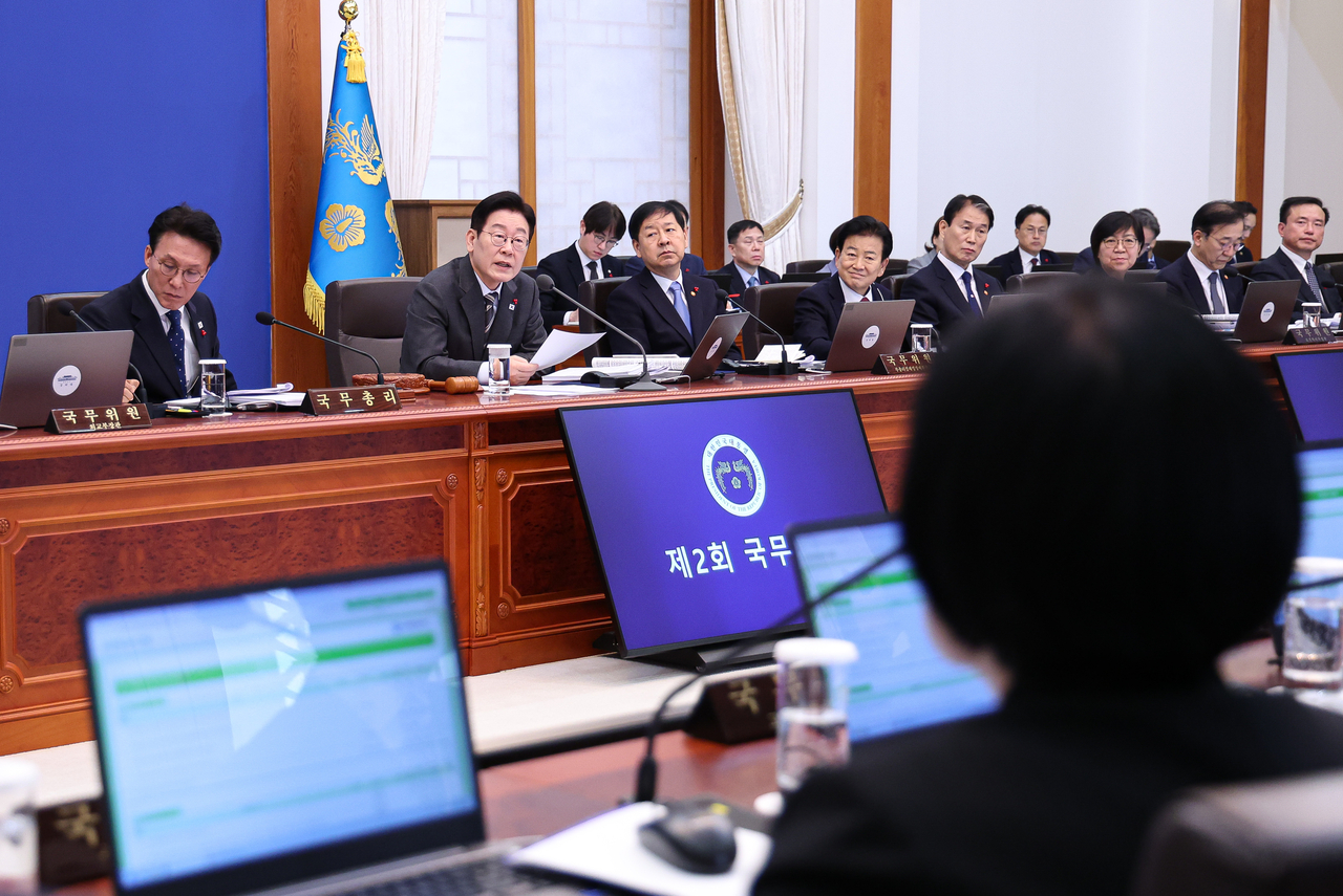 President Lee Jae Myung speaks during a Cabinet meeting at Cheong Wa Dae in Seoul on Jan. 20. (Pool photo via Yonhap)