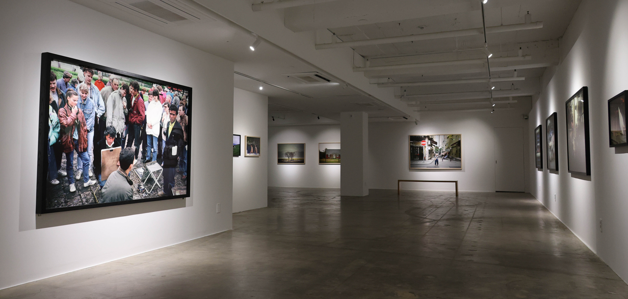 Installation view of "Human Moment” at Piknic in Seoul (Park Yong-maan)