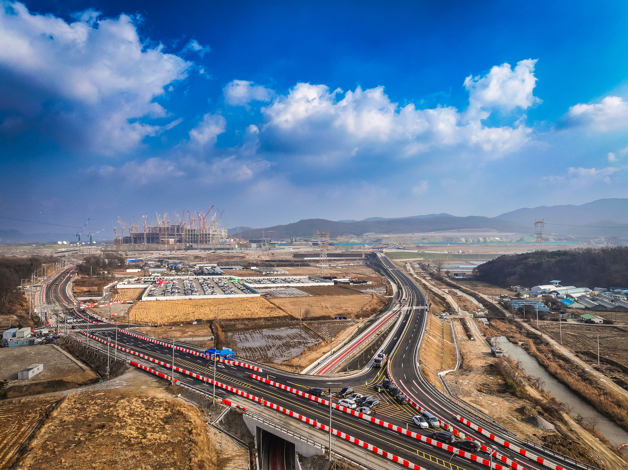 Roads leading to SK Hynix’s mega chip cluster are under construction in Yongin, Gyeonggi Province, in December 2025. (Yongin Special City)