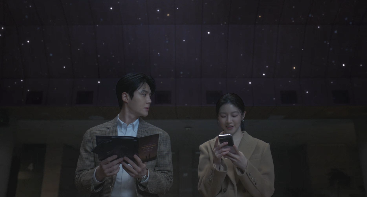 "Can This Love Be Translated?" starring Kim Seon-ho (left) and Go Youn-jung (Netflix)