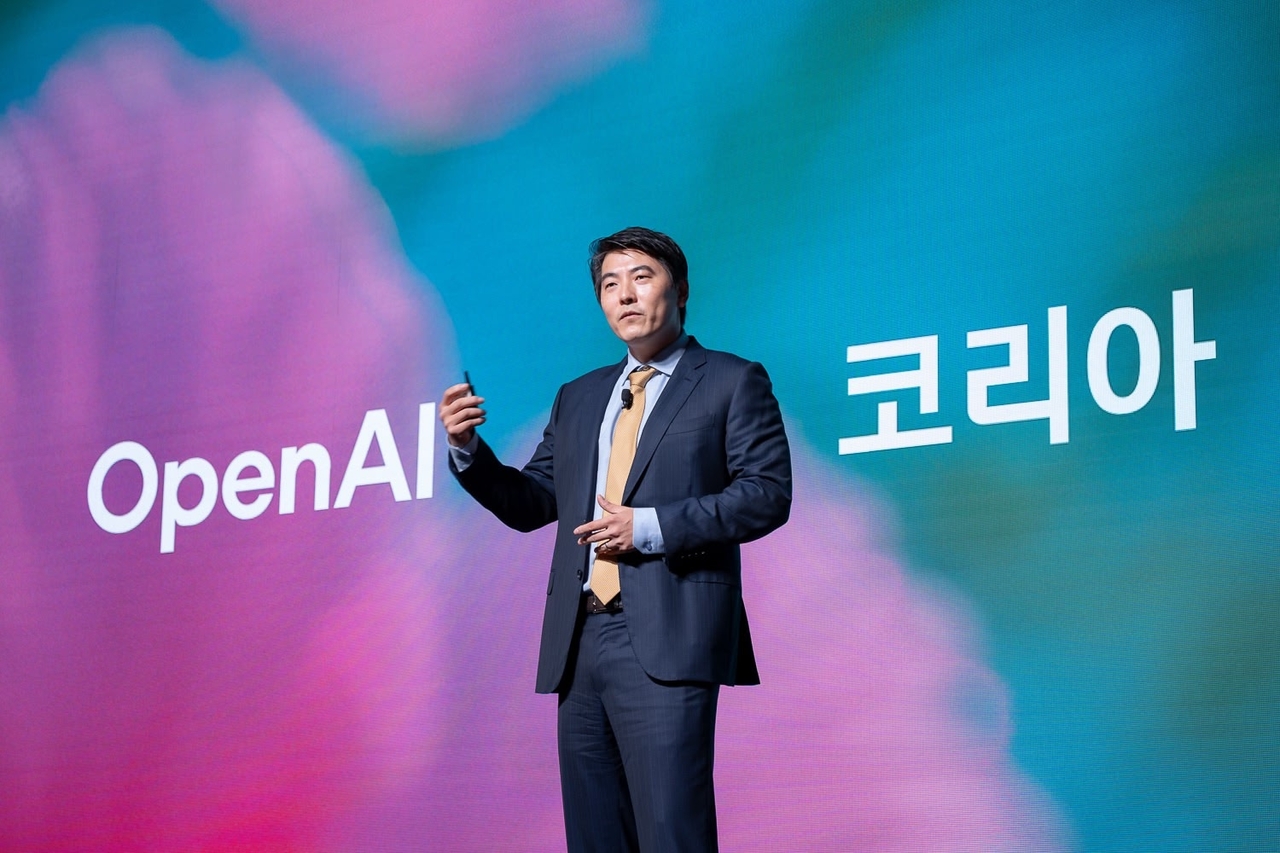Jason Kwon, chief strategy officer of OpenAI, speaks at a press briefing marking the launch of OpenAI’s Korea office in September last year at Pi Factory Studio in Gwangjin-gu, Seoul. (OpenAI)