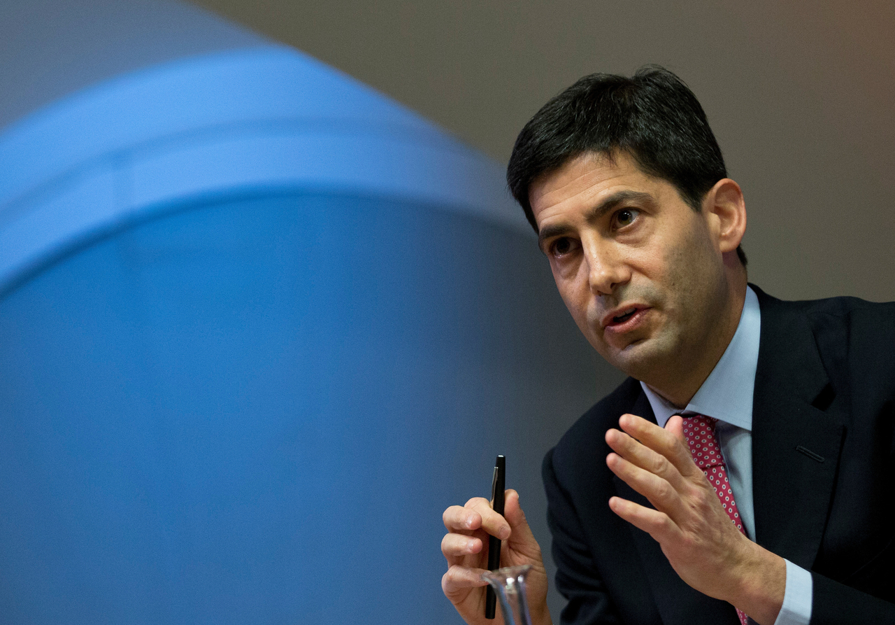 Former Federal Reserve governor Kevin Warsh ‍speaks to the media about his report on transparency at the Bank of England, in London on Dec. 11, 2014. (AP)