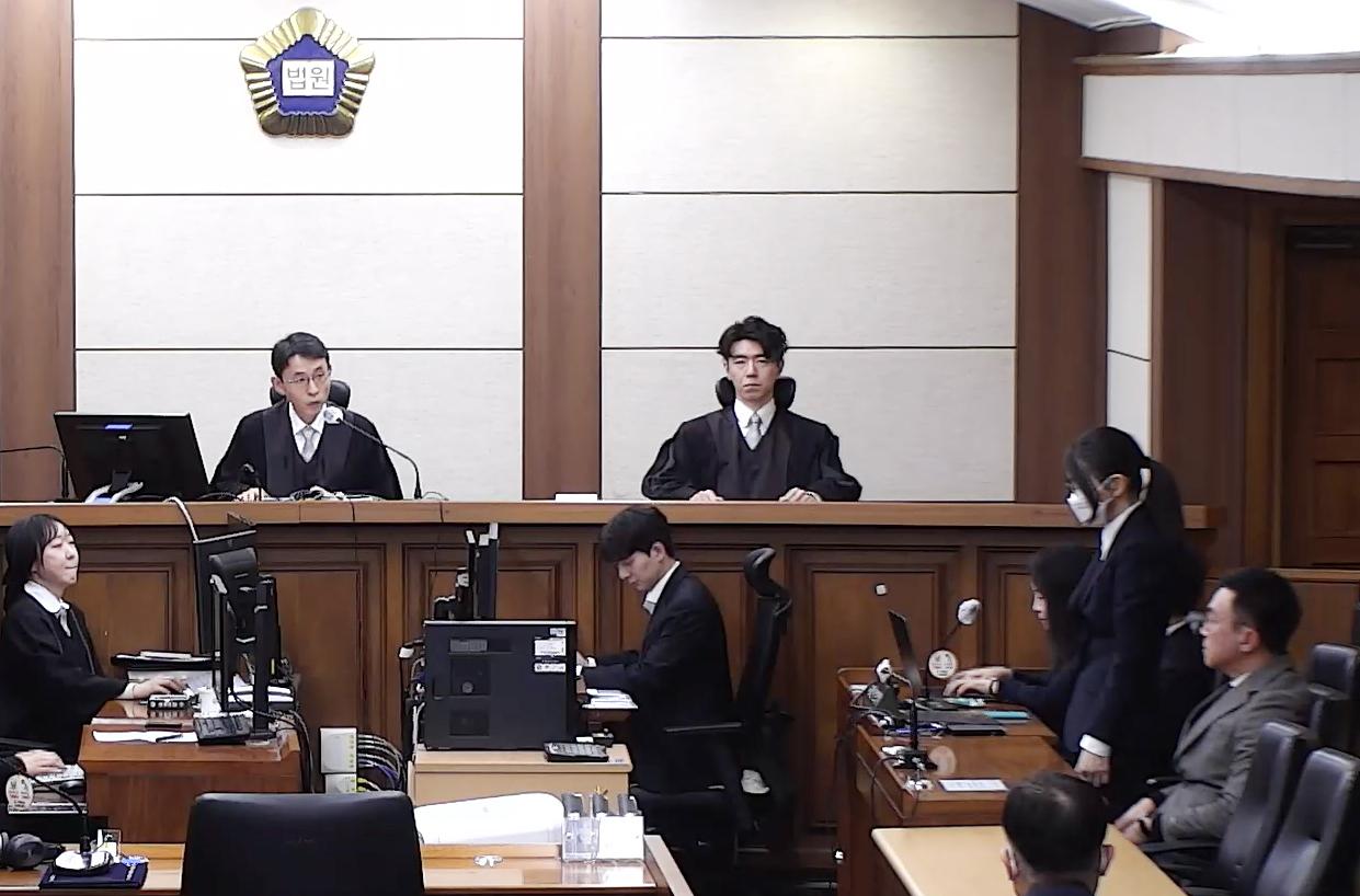 Former first lady Kim Keon Hee (second from right) is sentenced to one year and eight months in prison at the Seoul Central District Court on Jan. 28, (Seoul Central District Court)