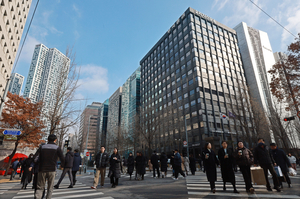 5 securities firms slapped with W3b fine over misselling of HK-tied derivatives