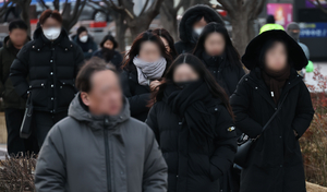 Korean conglomerates pay college graduates far more than Japan, Taiwan: study