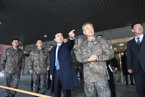 Defense chief stresses air defense, anti-terror readiness