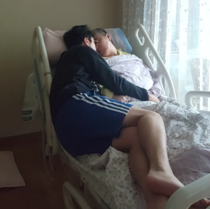 Son caring for bedridden mom began sharing his journey. Then other carers responded