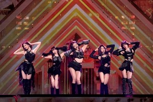 Le Sserafim’s encore Seoul show — tightly choreographed to the last beat