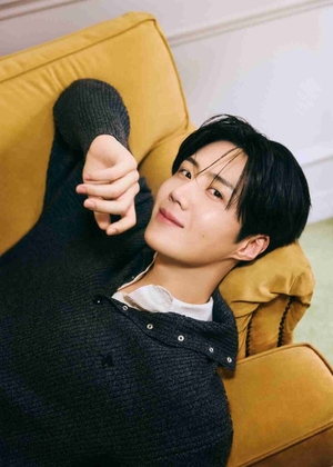 Kim Seon-ho apologizes over one-person corporation amid tax avoidance allegations - The Korea Herald by Lee Yoon-Seo