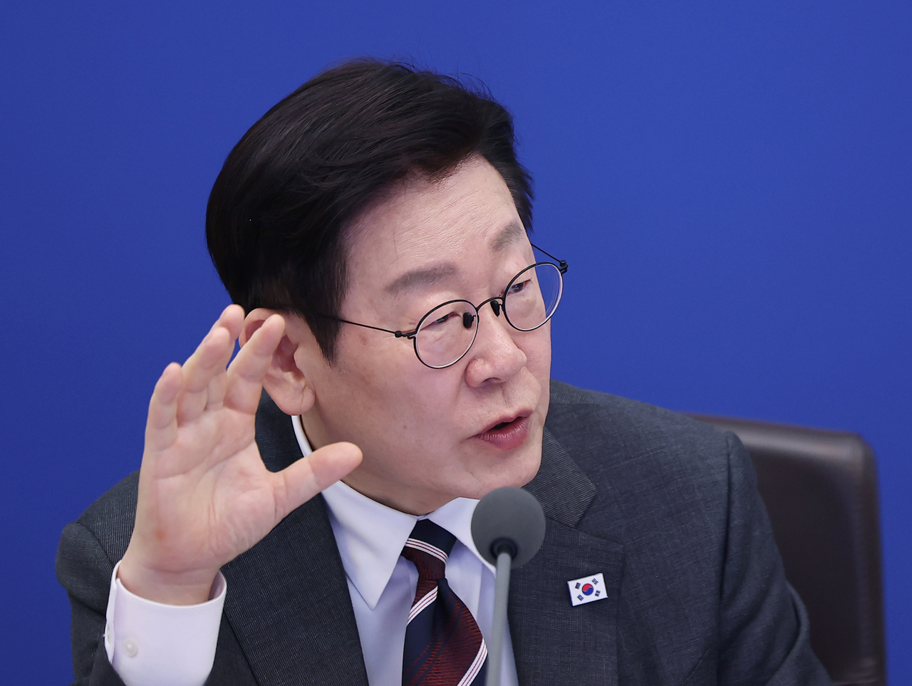 President Lee Jae Myung speaks during a Cabinet meeting at Cheong Wa Dae in Seoul on Tuesday. (Yonhap)