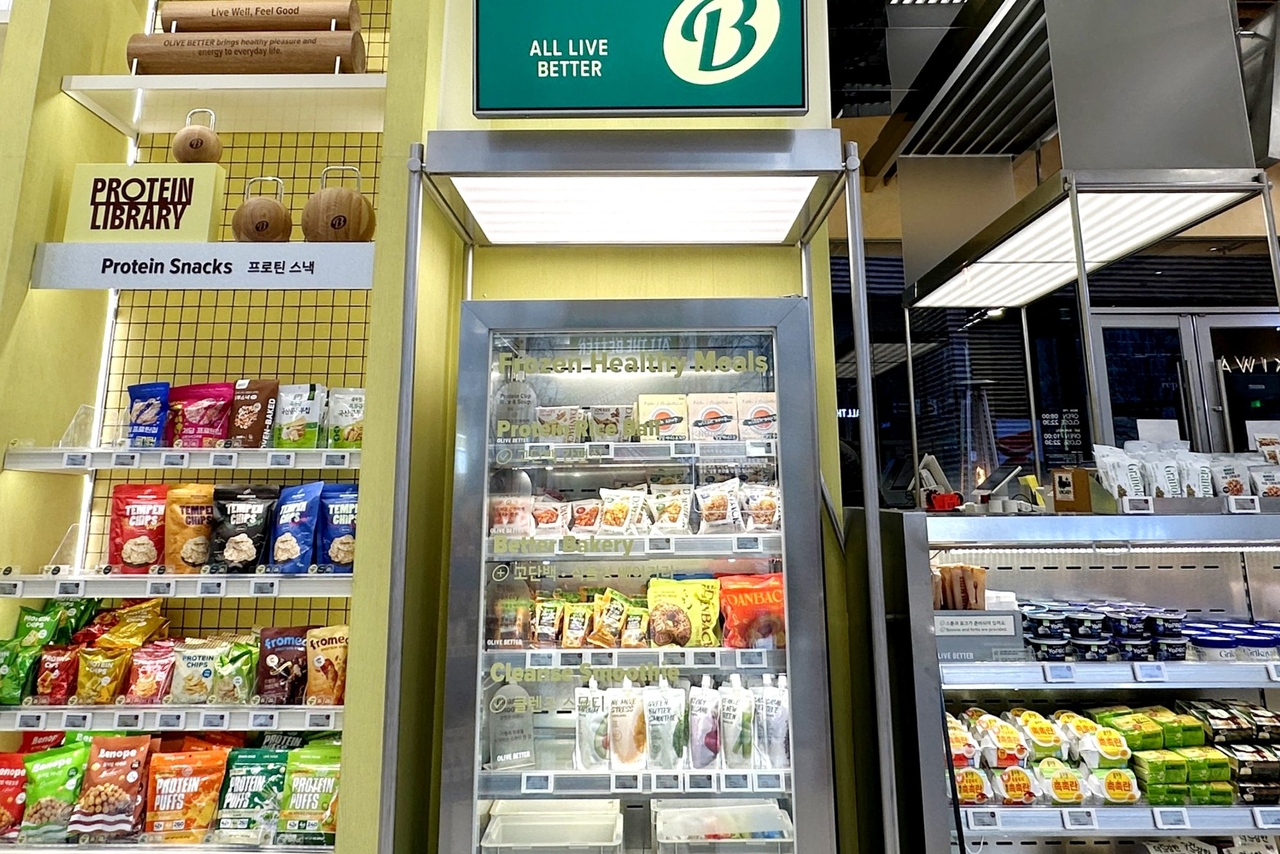 ‘올리브베러 광화문점’에 입점한 풀무원 제품들 [풀무원 제공]
