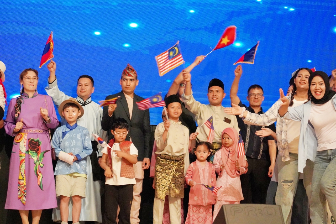 Foreign residents are dancing at the global gathering event held in Daejeon, 2025. (Daejeon Metropolitan City)
