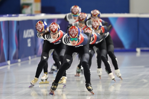 Mixed relay final part of short track's 1st day