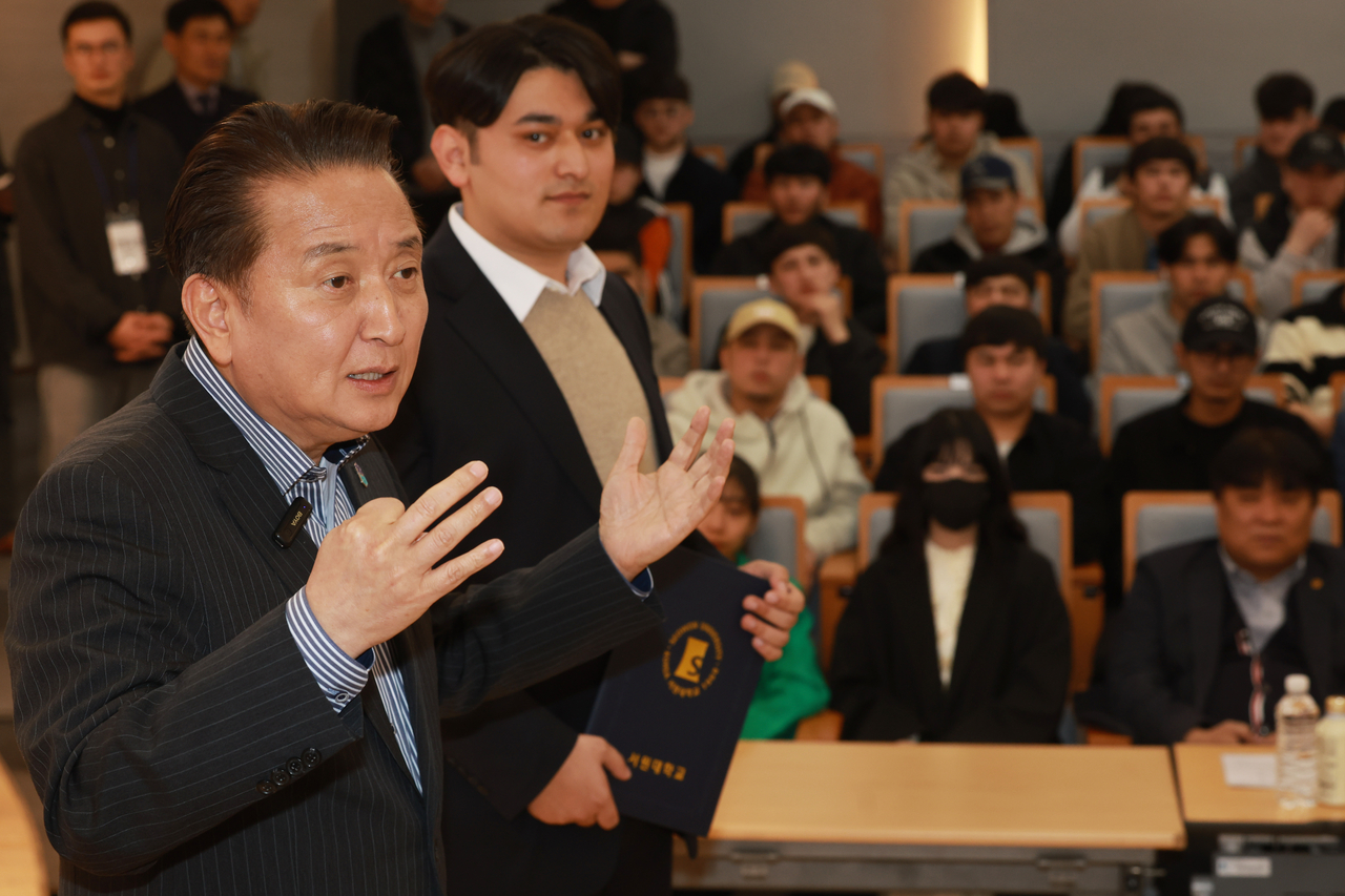 North Chungcheong Province Gov. Kim Young-hwan attends the entrance ceremony for international students at Chungcheong University on March 21, 2024. (North Chungcheong Provincial government)