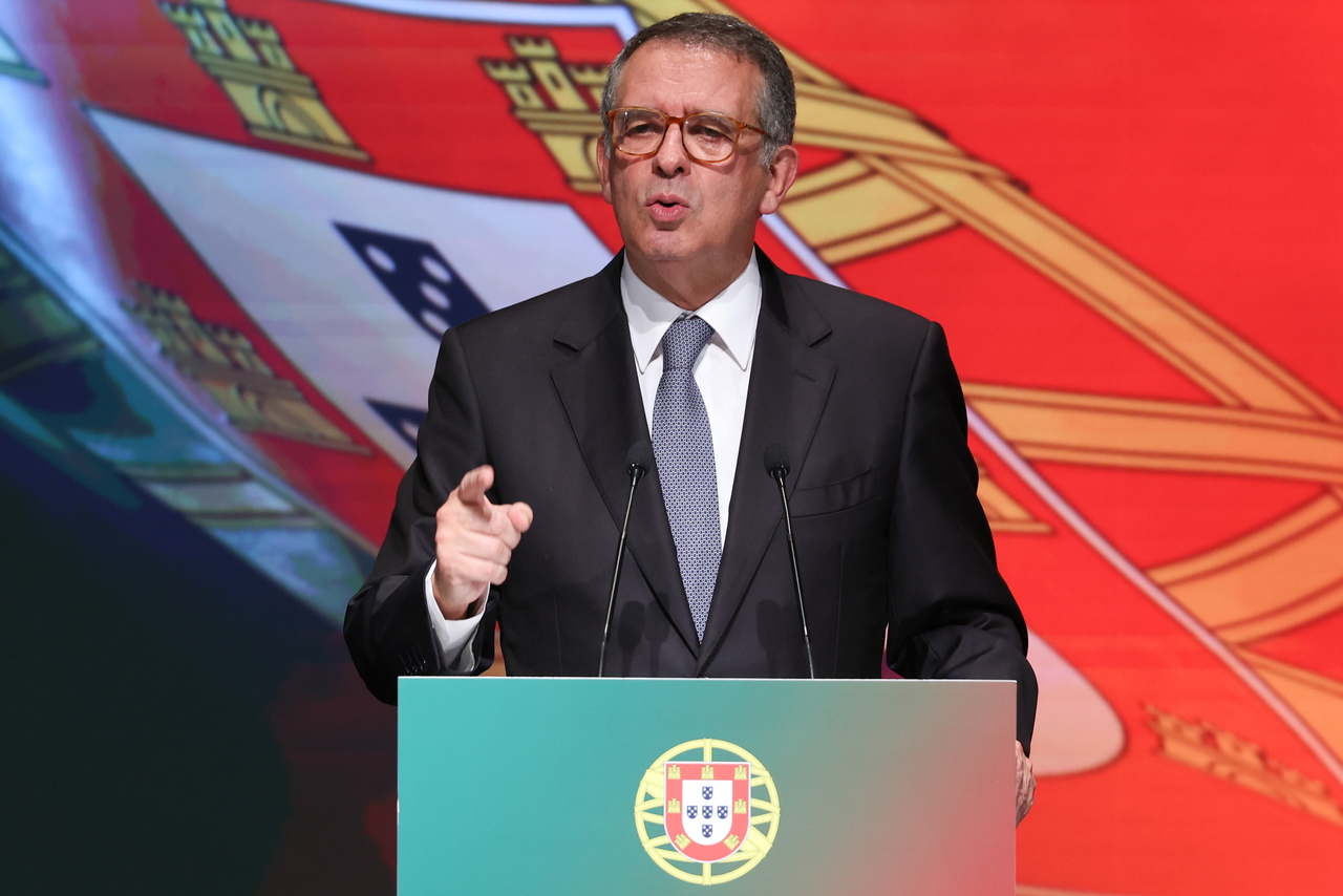 Presidential candidate, Antonio Jose Seguro delivers a speech after his victory in the Portuguese presidential election in Caldas da Rainha, Portugal, Sunday. (EPA-Yonhap)