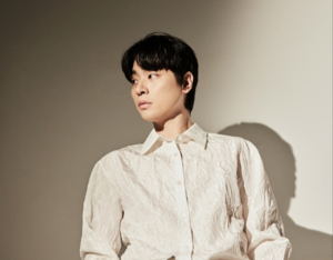 [Muse Interview] Park Jeong-min on Becoming ‘Korea’s Ideal Type of Date’ After Stage with Hwasa: “I Clench My Teeth and Don’t Watch”