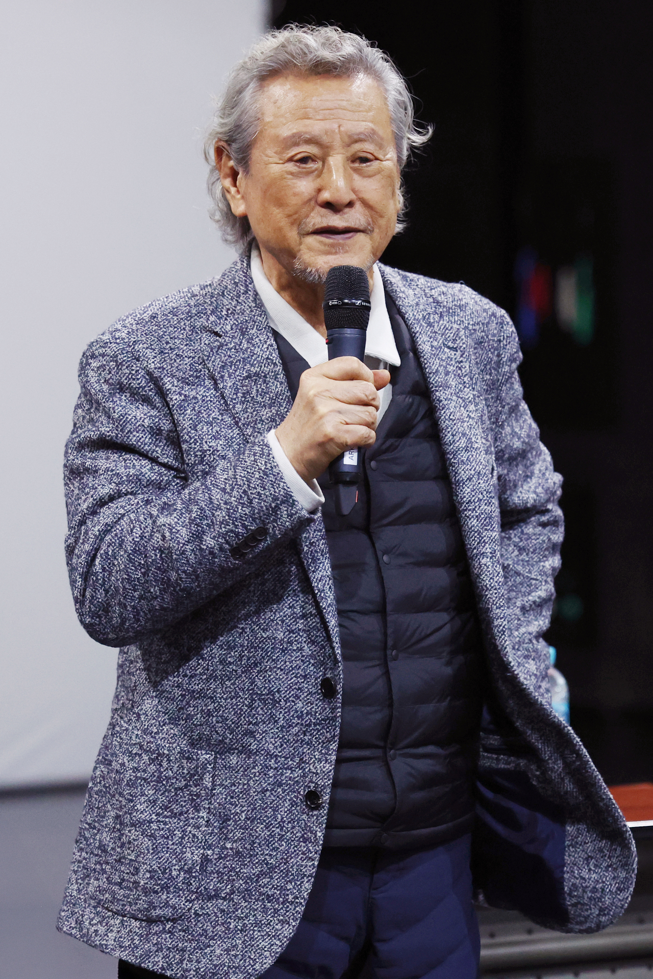 Park Geun-hyung delivers a lecture at the Theater Tomorrow Project’s 2026 Theater Camp, at the Arts Council Korea's HRD Center in Goyang, Gyeonggi Province, Jan. 13. (Yonhap)