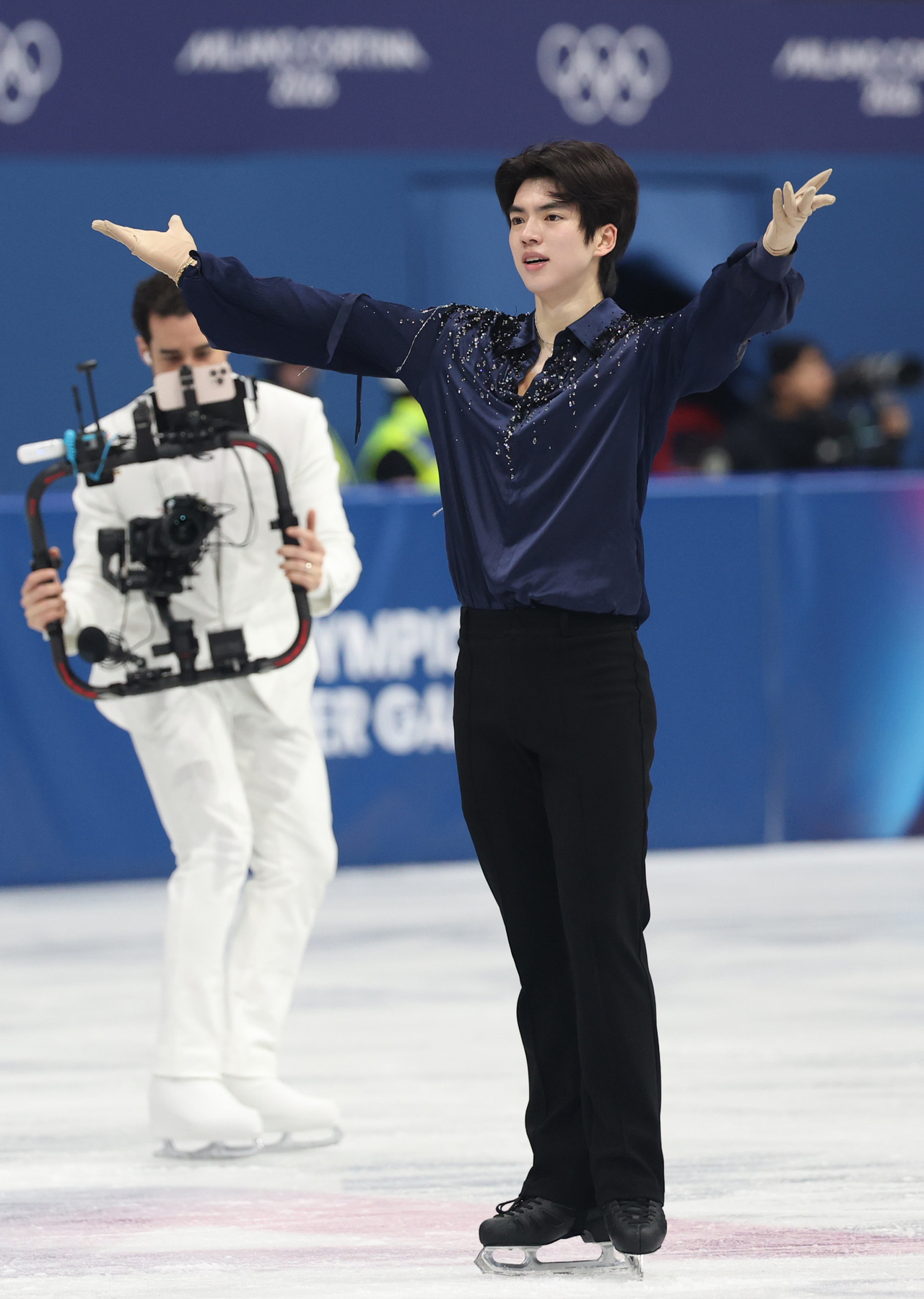 Cha Jun-hwan performs his short program in the men's singles figure skating competition at the Milan-Cortina Winter Olympics, Tuesday. (Yonhap)
