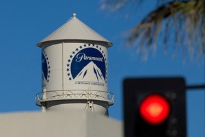 Paramount sweetens Warner bid, offers to cover Netflix breakup fee