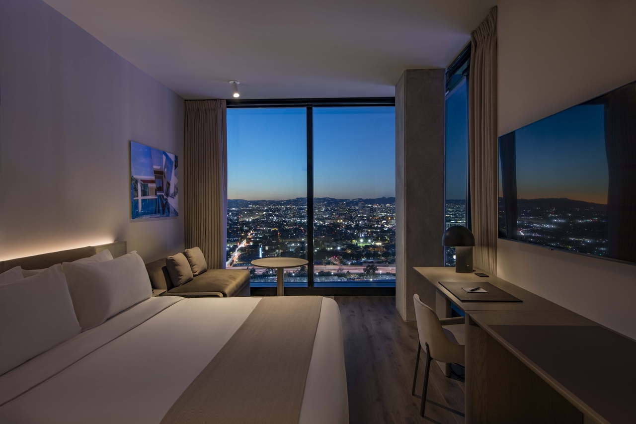 Room type Corner King (AC Hotel DTLA)