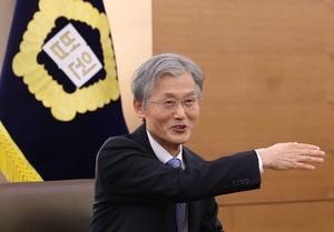 Top court chief justice voices opposition to controversial judicial reform bills