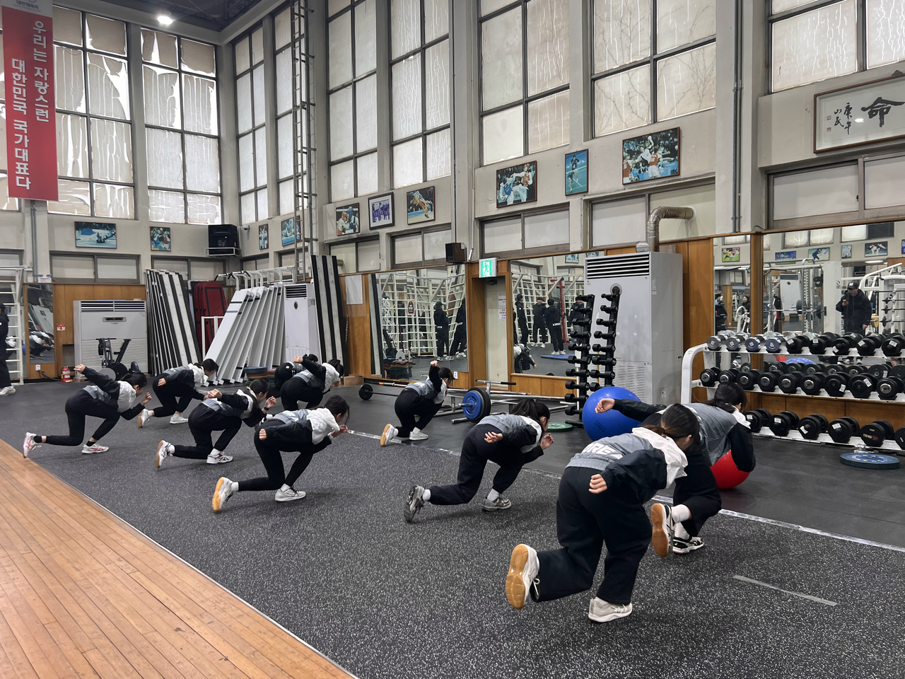 Young athletes take part in an afternoon gym session at the Taereung National Training Center on Feb. 4. (Park Jun-hee/The Korea Herald)