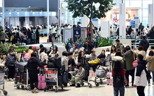 Holiday travel begins