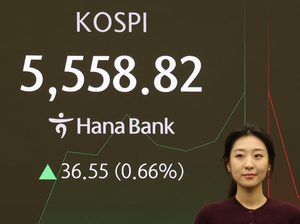 Seoul stocks open higher on chip gains