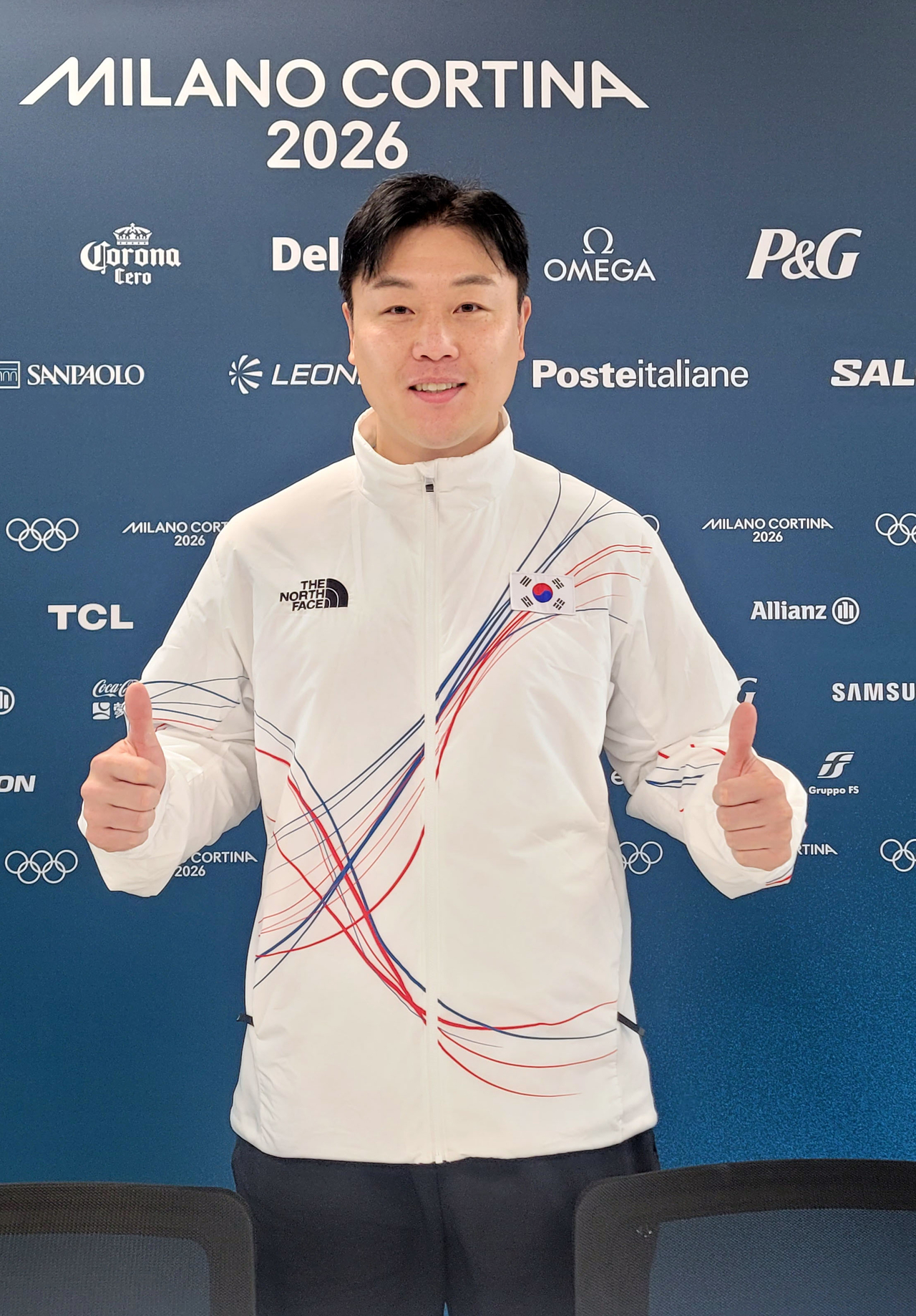 Won Yun-jong of South Korea celebrates after being elected to the Athletes' Commission of the International Olympic Committee onThursday, in this photo provided by the Korean Sport & Olympic Committee. (Yonhap)