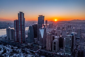 Brokerage stocks rally amid market upswing