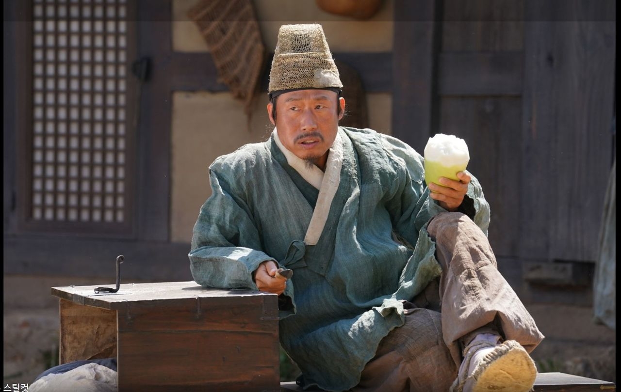 Yoo Hae-jin as Eom Heung-do in "The King's Warden" (Showbox)