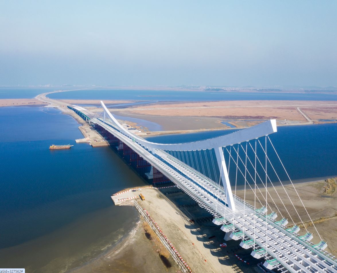 An aerial view of Dongjin Bridge, the cable-stayed span crossing the Dongjin River estuary within the Saemangeum development area in North Jeolla Province. (Saemangeum Development and Investment Agency)