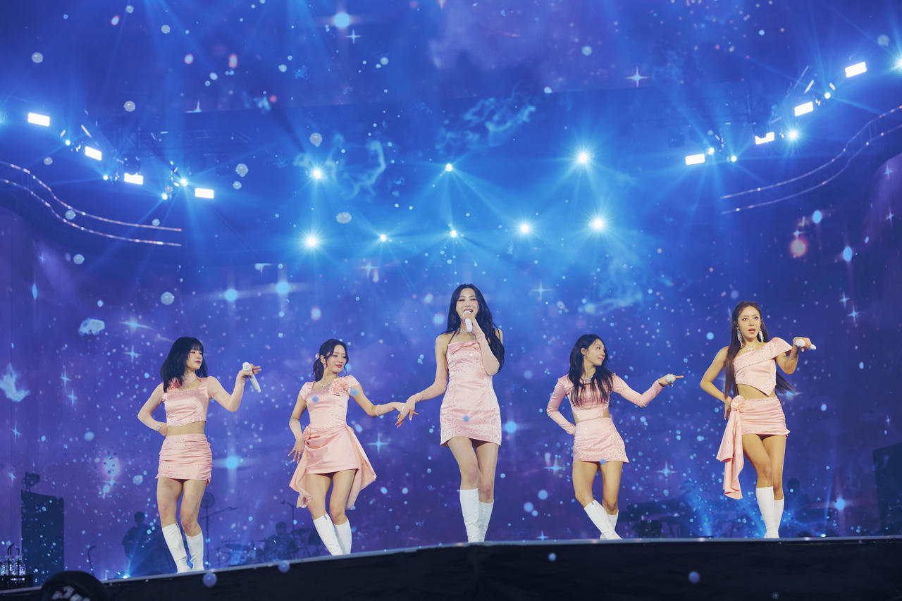 Apink celebrates 15 years with nostalgic, high-energy 'The Origin