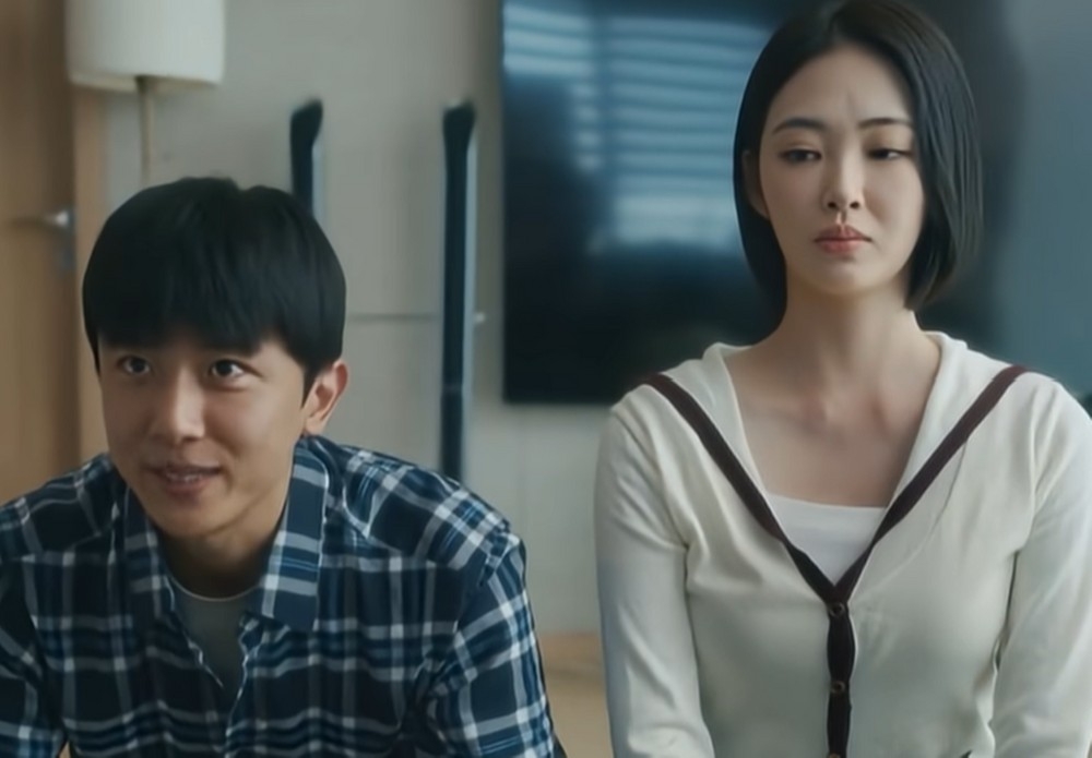 "My Baby Daddy Is My Guy Friend" (working title) starring Kim Shin-bi and Bae Yoon-kyung (Lehzin Snack)