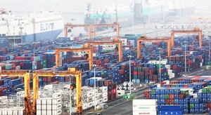 New US tariffs take effect after Supreme Court ruling