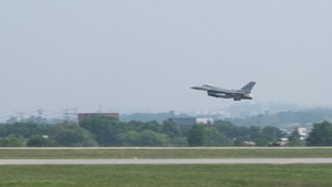 Fighter jet crashes in Yeongju; pilot makes emergency escape