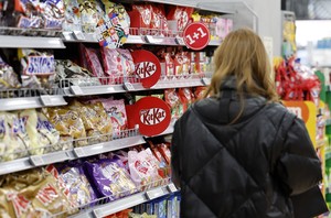 How cocoa reliance splits fortunes of snack makers Lotte, Orion 코코아 의존도가 가른 롯데·오리온의 희비