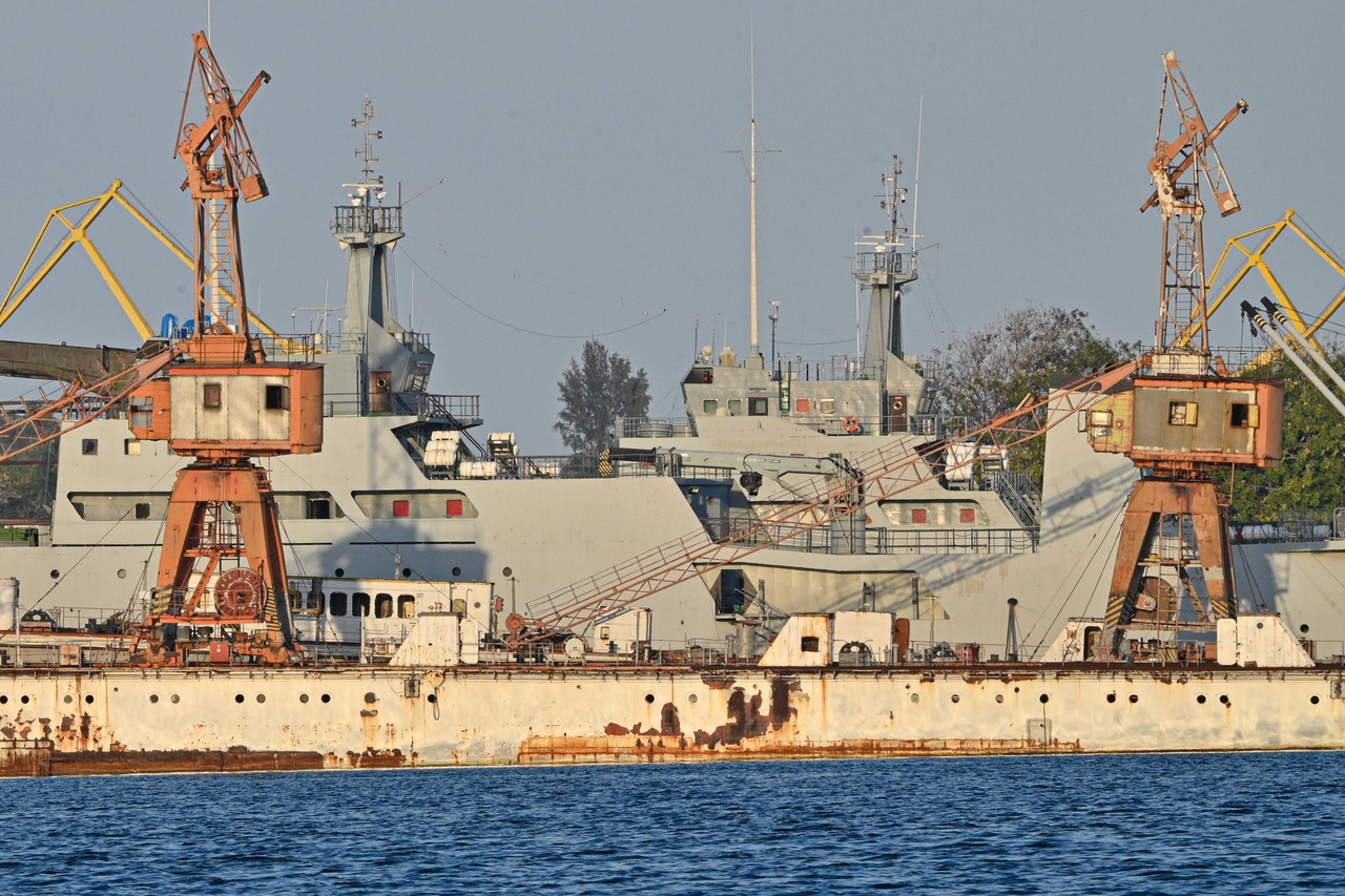 Cuban Coast Guard ships are docked at the port of Havana on Wednesday. (AFP-Yonhap)