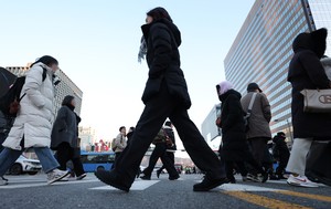 More young Koreans turn away from civil service due to workload, low pay