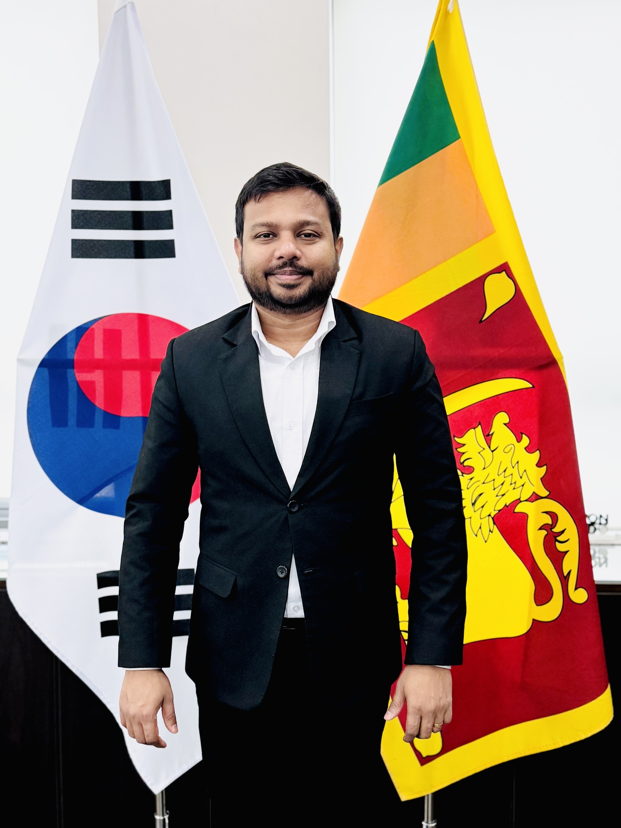 Sri Lankan Deputy Minister of Foreign Affairs and Foreign Employment Arun Hemachandra poses for a photo after an interview with The Korea Herald at the Embassy of Sri Lanka in Jung-gu, Seoul, Wednesday. (Sanjay Kumar/The Korea Herald)