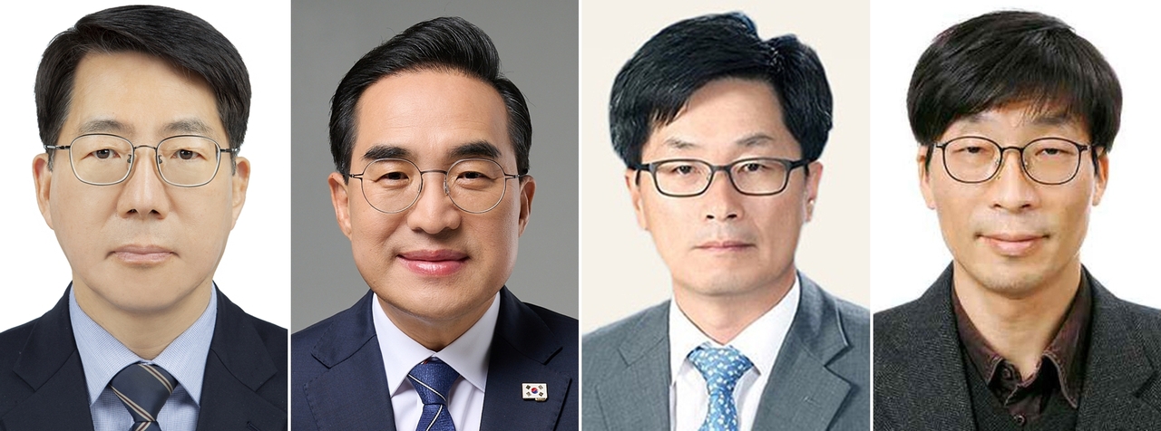 From left: Hwang Jong-woo, Park Hong-keun, Jung Il-yeon and Song Sang-kyo. (Yonhap)