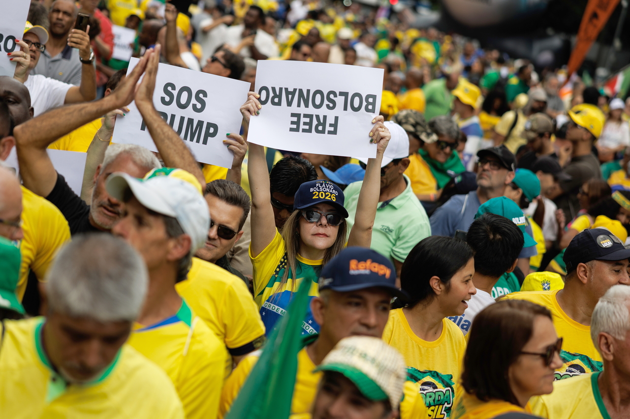 Supporters of former president Jair Bolsonaro demonstrate on Paulista Avenue in Sao Paulo, Sunday. (EPA-Yonhap)