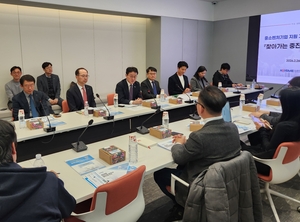 중진공, 찾아가는 'AI 현장 맞춤 지원' - 뉴스 썸네일 이미지