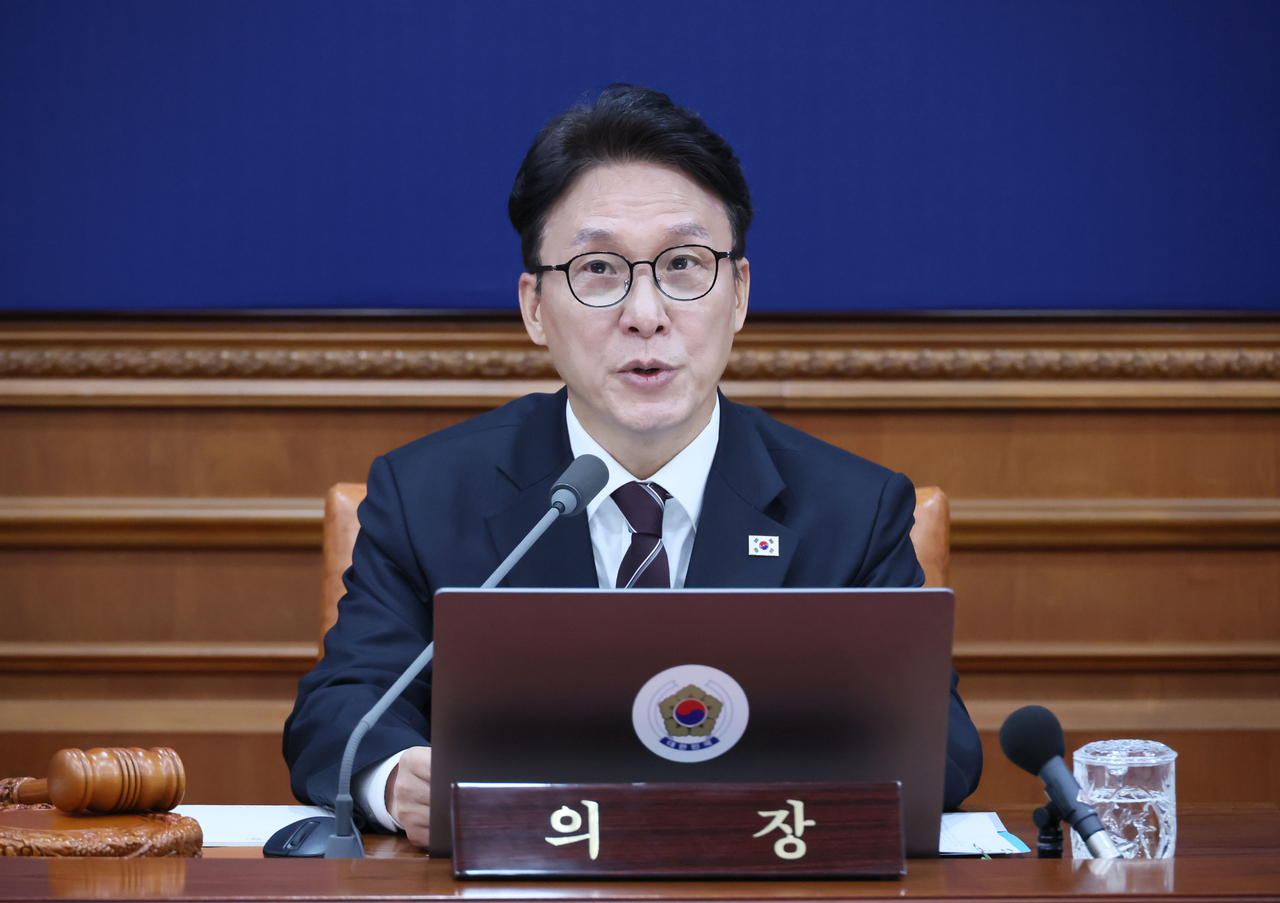 Prime Minister Kim Min-seok speaks during a Cabinet meeting at the government complex in Seoul on Tuesday. (Yonhap)
