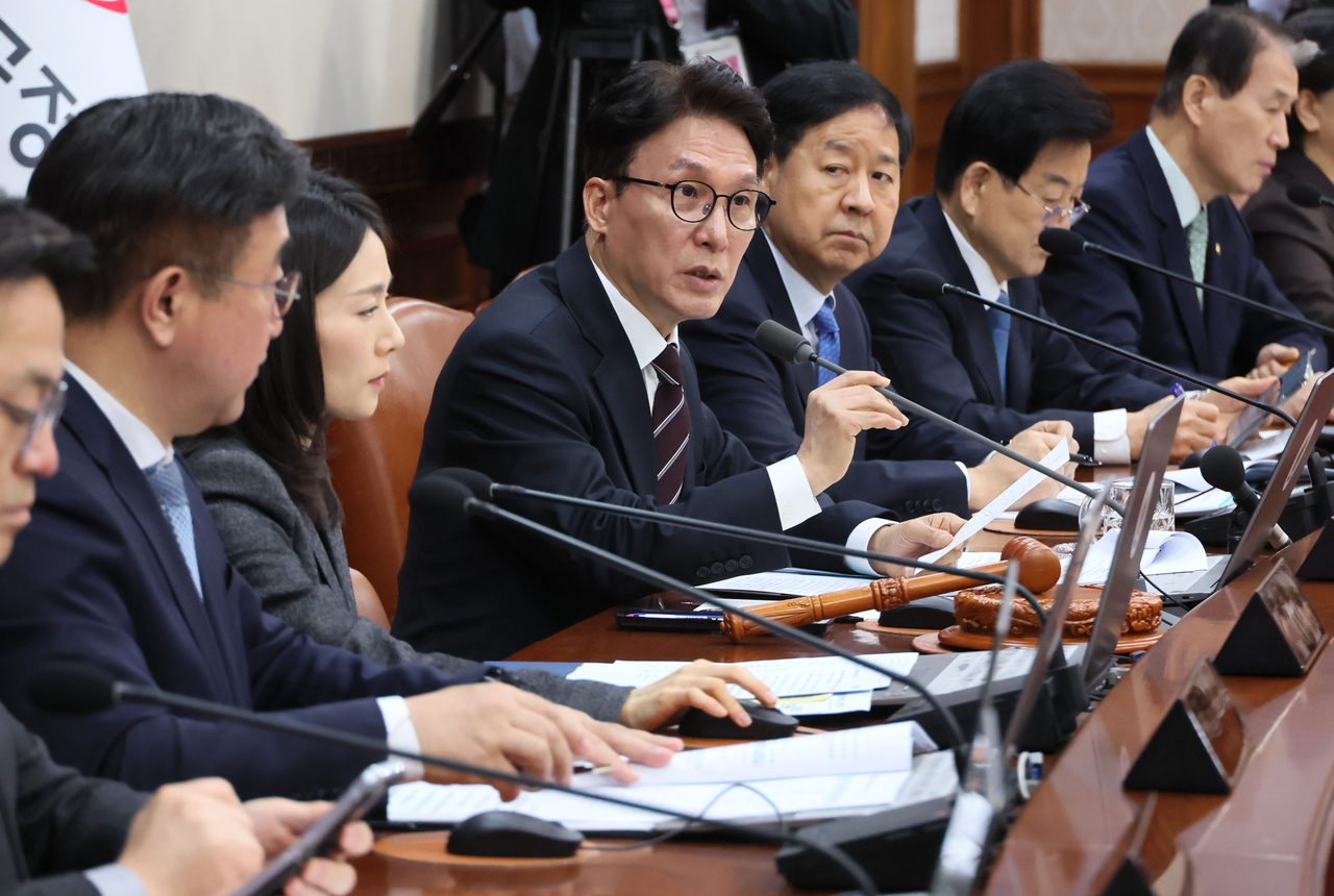 Prime Minister Kim Min-seok speaks during a Cabinet meeting at the government complex in Seoul on Tuesday. (Yonhap)