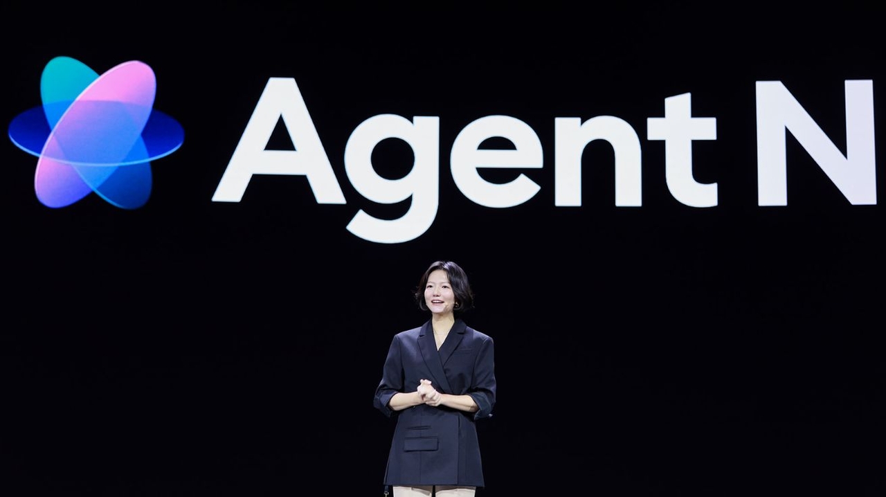 Naver CEO Choi Soo-yeon presents the company’s integrated AI agent vision Agent N at the Team Naver conference DAN25 in Seoul in November. (Naver)