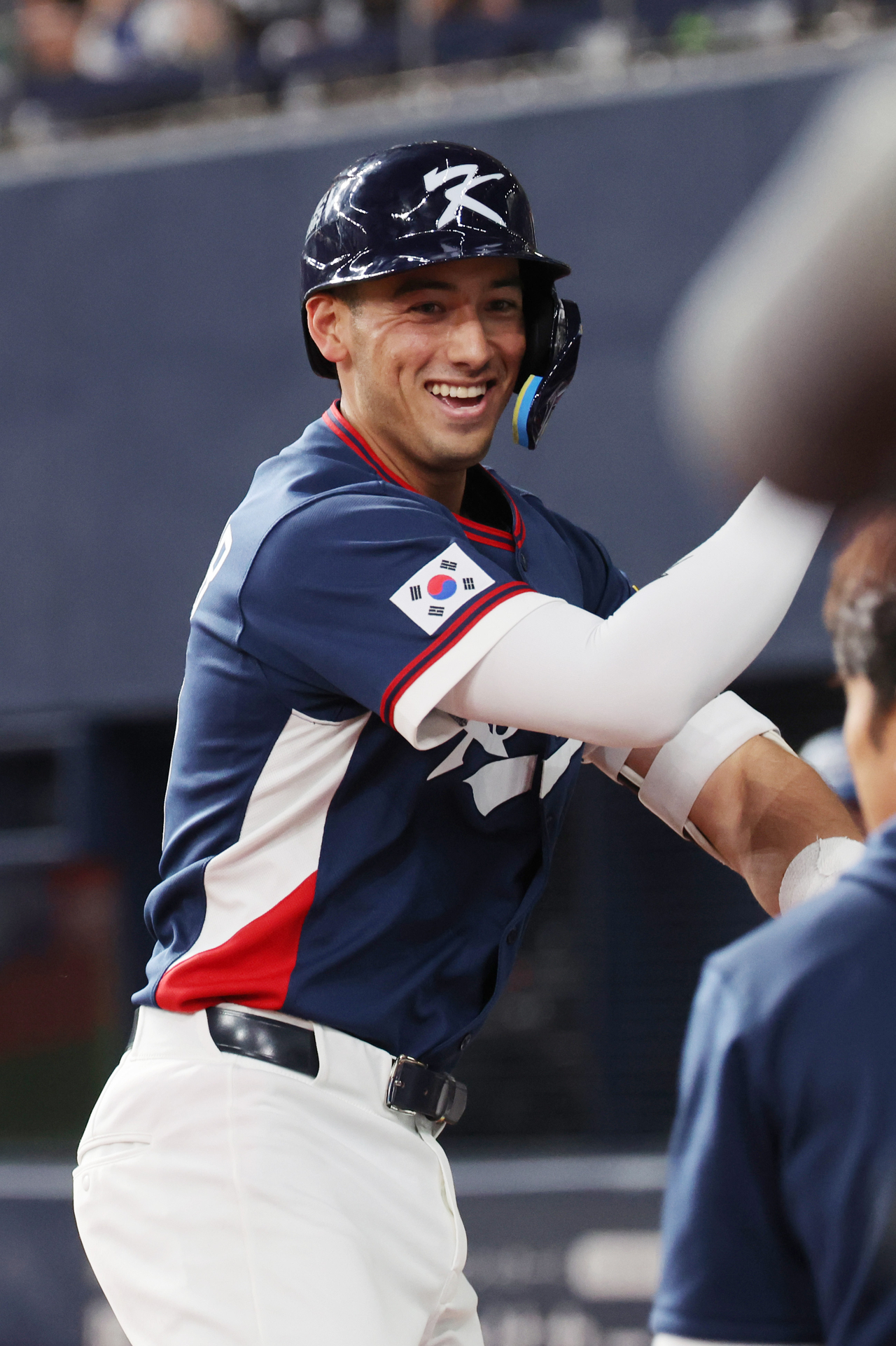 셰이 휘트콤이 화요일 솔로 홈런을 친 후 미소를 짓고 있다. (연합)