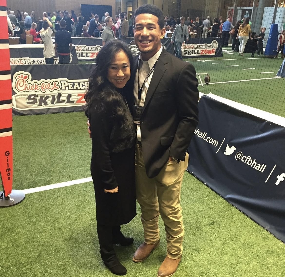 Jahmai Jones(오른쪽)와 그의 어머니(Jones의 인스타그램)