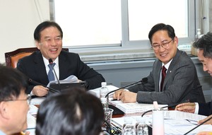 Bill for $350b investment in US sees progress