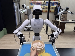 감정 읽는 AI·문워크 로봇...다가온 '공존의 시대' - 뉴스 썸네일 이미지